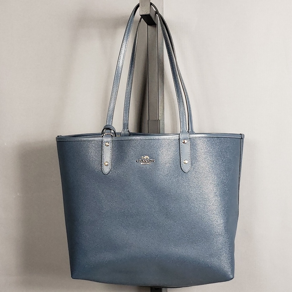 🆕 Coach Signature Rainbow City Reversible Tote - Picture 2 of 8